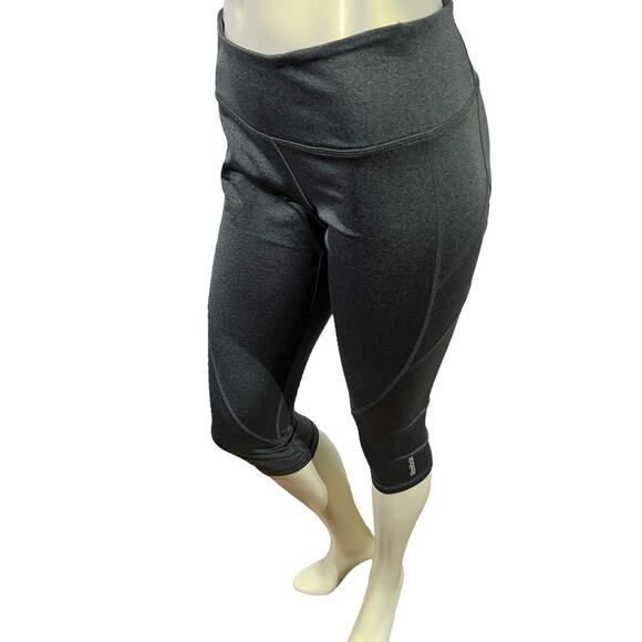 Grey Reebok Capri Leggings, Size Medium, Excellent Condition - Picture 9 of 16